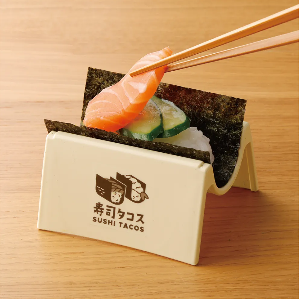 寿司の具をのせます